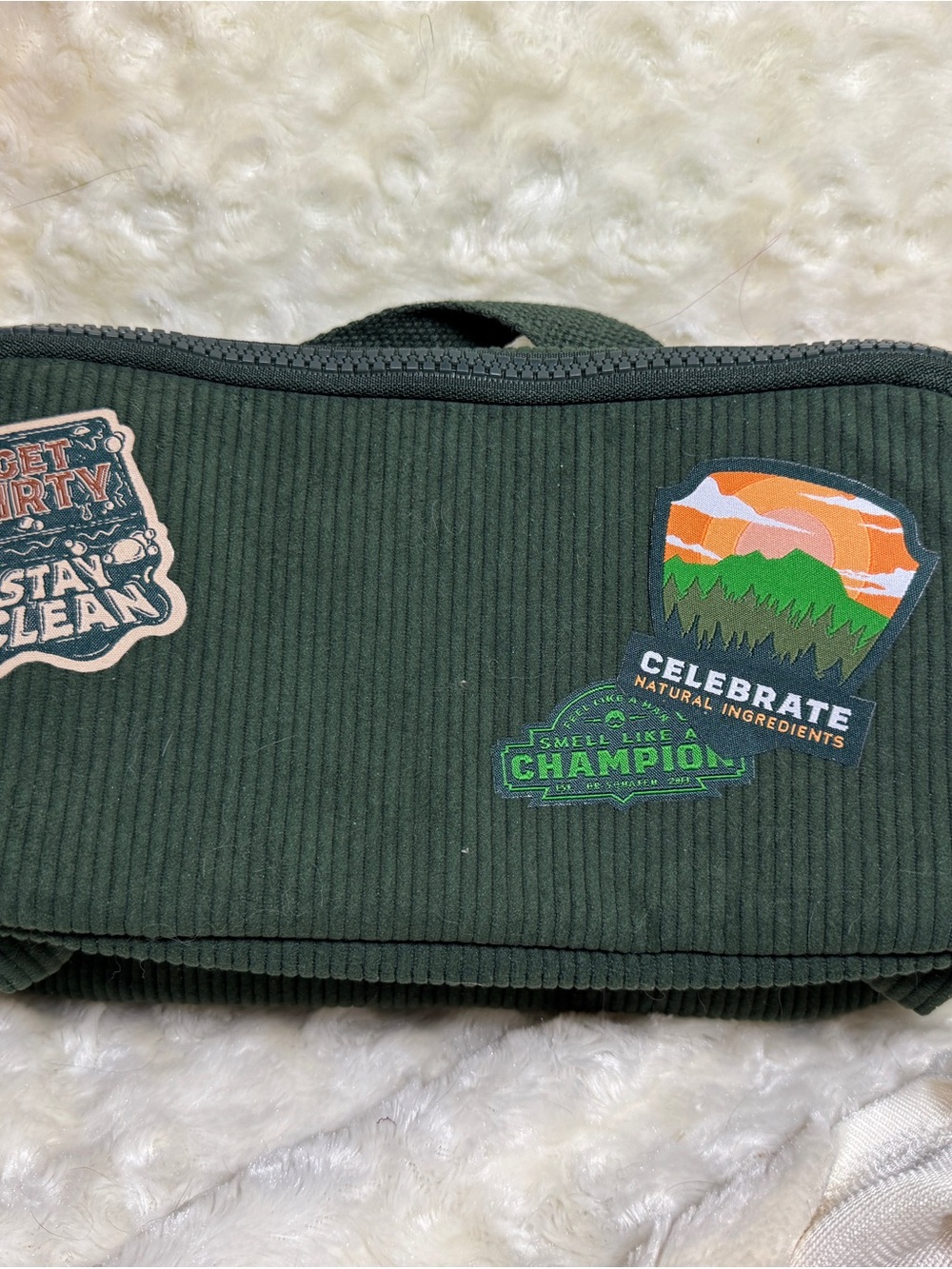 Men’s Dark Green Toiletry Bag with Outdoor Patch Accents